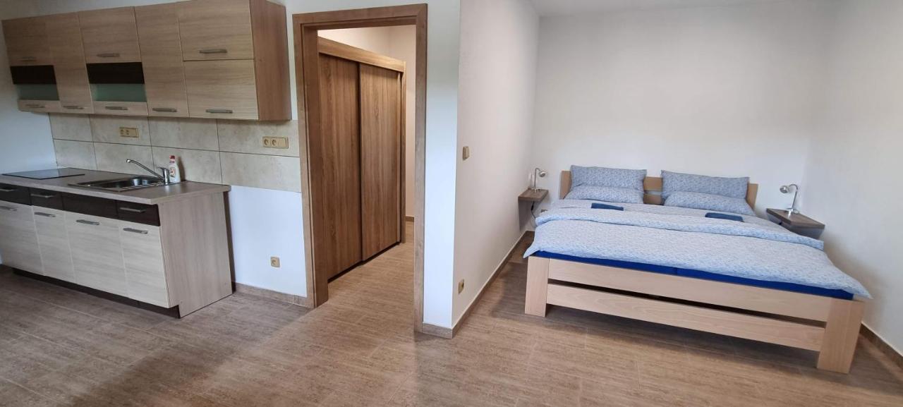 Apartmány Adieu 2 Třeboň Esterno foto