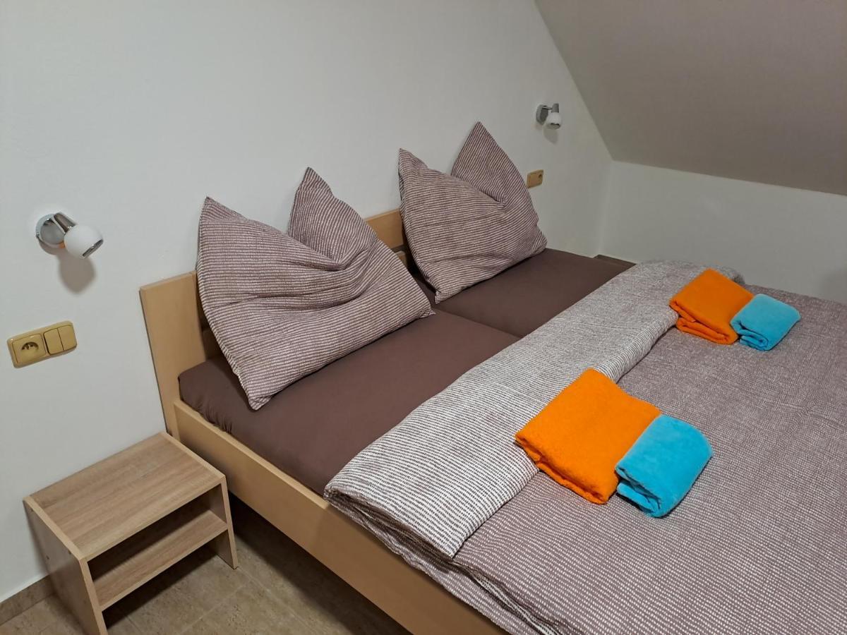 Apartmány Adieu 2 Třeboň Esterno foto